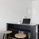 Apartment T2 Havre Paix Avec Terrasse - Parking Prive - 5 Min Metro Patte D'oie - Clinique Pasteur