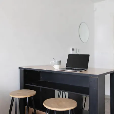 Апартаменты T2 Havre Paix Avec Terrasse - Parking Prive - 5 Min Metro Patte D'oie - Clinique Pasteur
